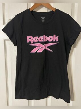 Reebok Black T-Shirt with Pink Logo*Vintage*Wmn’s Sz-Medium*